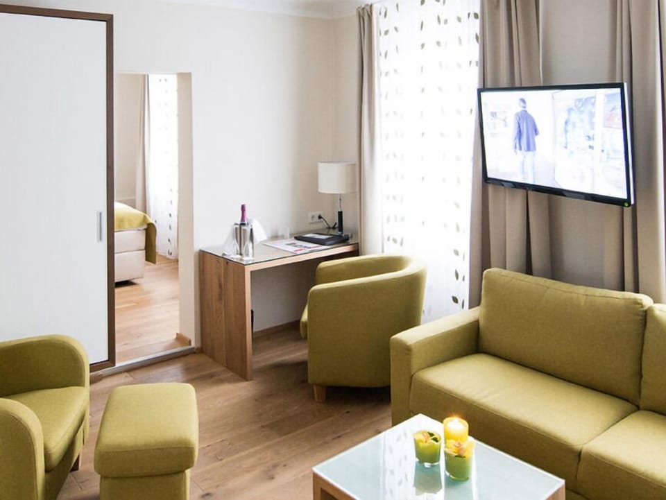 Suite | Desk, blackout drapes, soundproofing, iron/ironing board