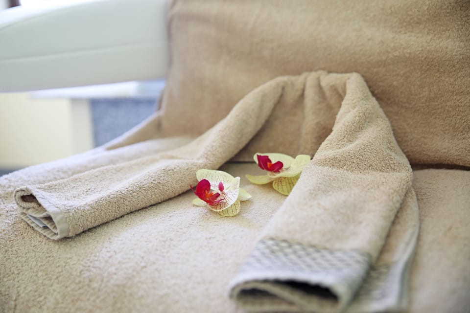Body treatments, body wraps, facials, 3 treatment rooms