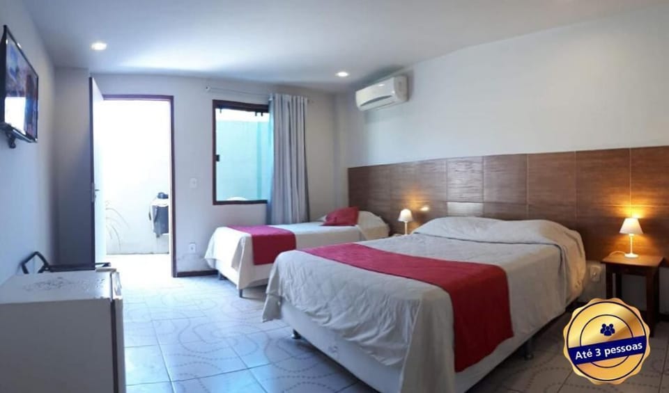 Standard Triple Room | Minibar, in-room safe, WiFi (free), bed sheets