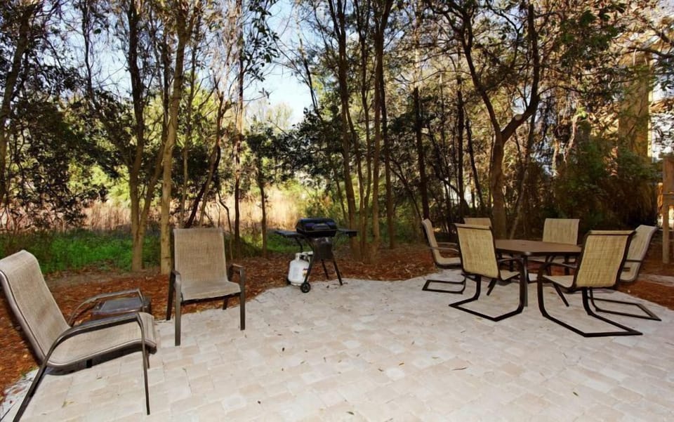 Back patio with seating for 10