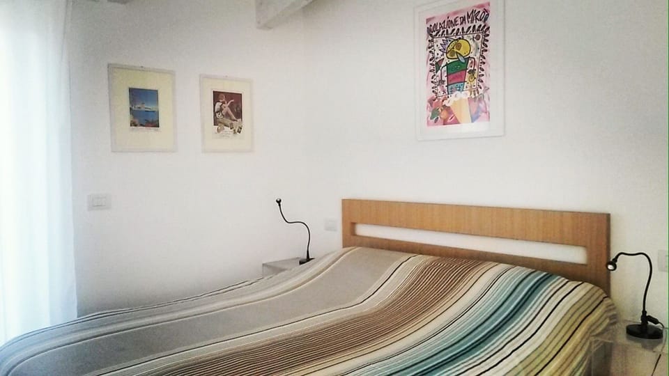 Standard Double Room | Desk, soundproofing, iron/ironing board, rollaway beds