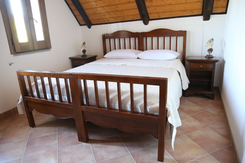 Deluxe Double Room, Mountain View | Premium bedding, desk, soundproofing, free WiFi