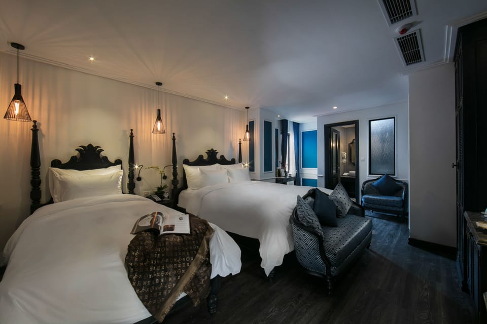 Family Suite | Minibar, in-room safe, desk, free WiFi