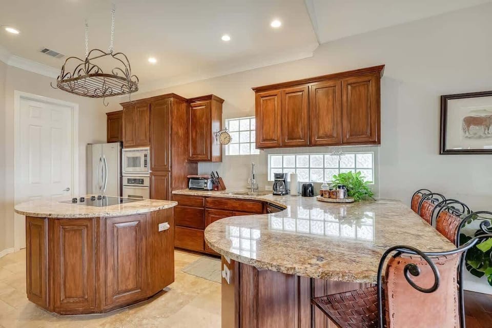 Enjoy granite countertops and stainless steel appliances.Enjoy granite countertops and stainless steel appliances.