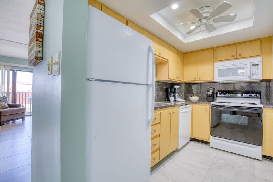 Cook with ease in a bright and upgraded kitchen with modern appliances