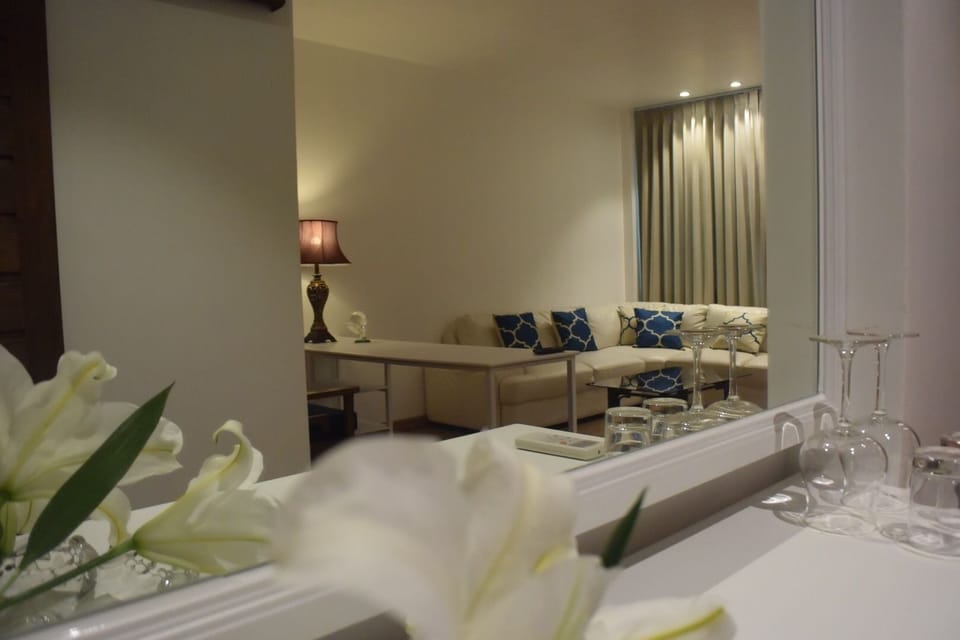Suit Room | Blackout drapes, free WiFi