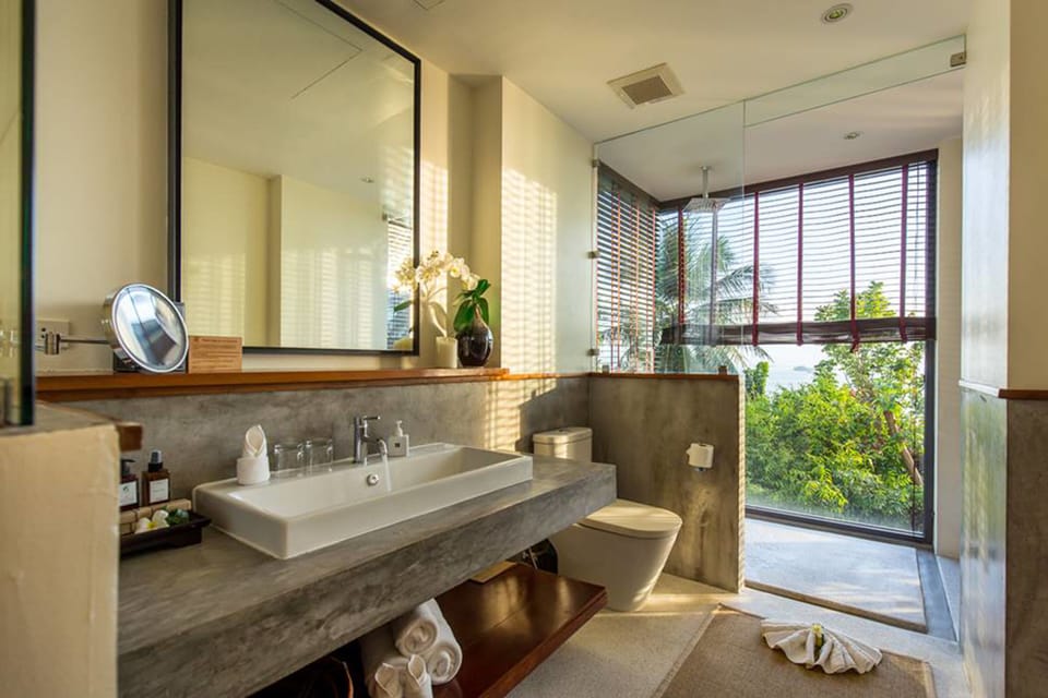 Villa (4 Bedrooms) | Bathroom sink