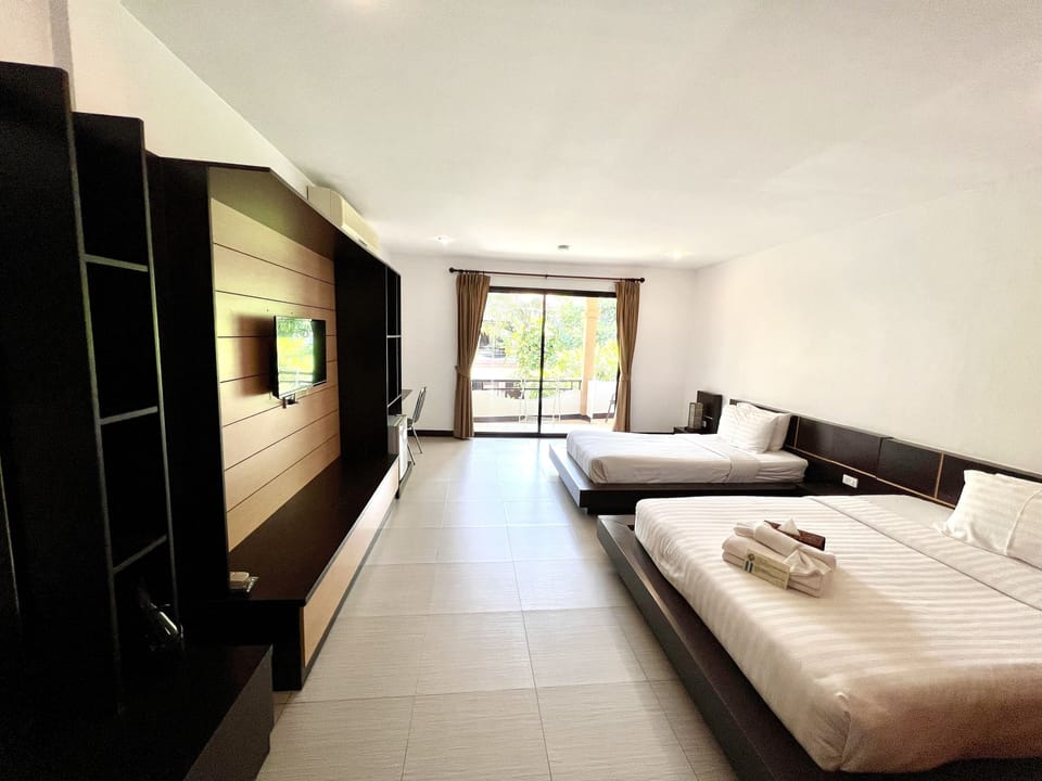 Grand Deluxe Room with Private Terrace | Minibar, desk, free WiFi