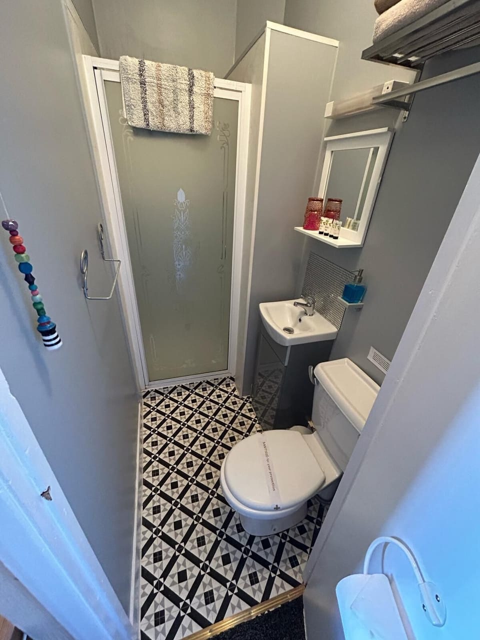 Standard Triple Room, Multiple Beds | Bathroom | Shower