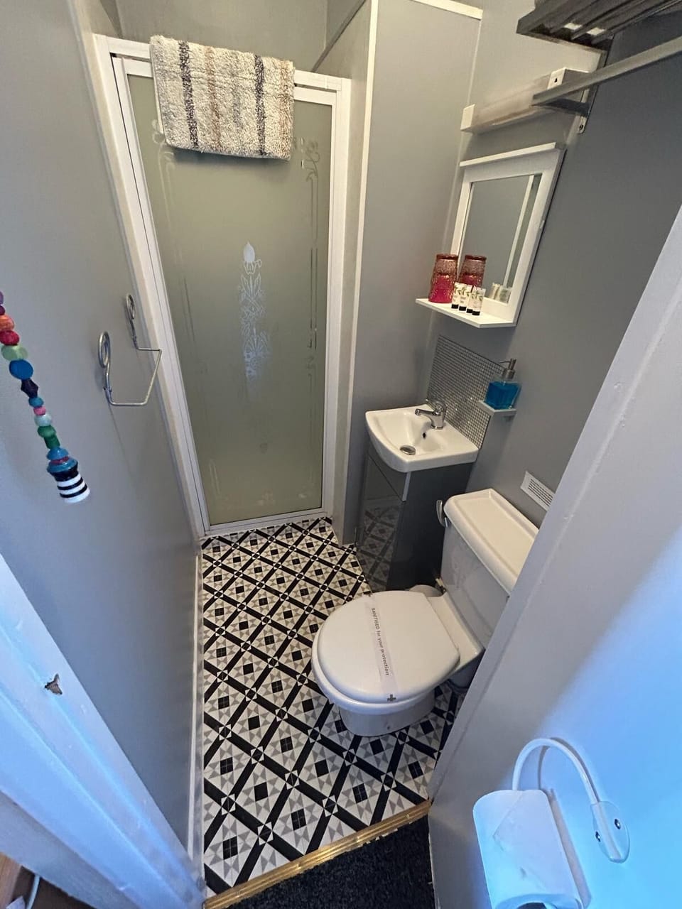 Standard Double Room, 1 Double Bed | Bathroom | Shower