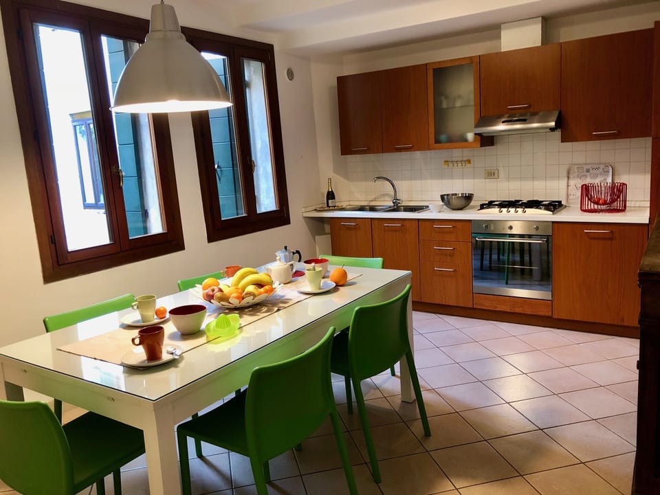Apartment, 3 Bedrooms | Private kitchen | Fridge, microwave, oven, stovetop
