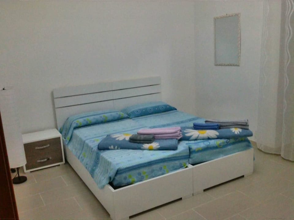 Down comforters, in-room safe, desk, rollaway beds