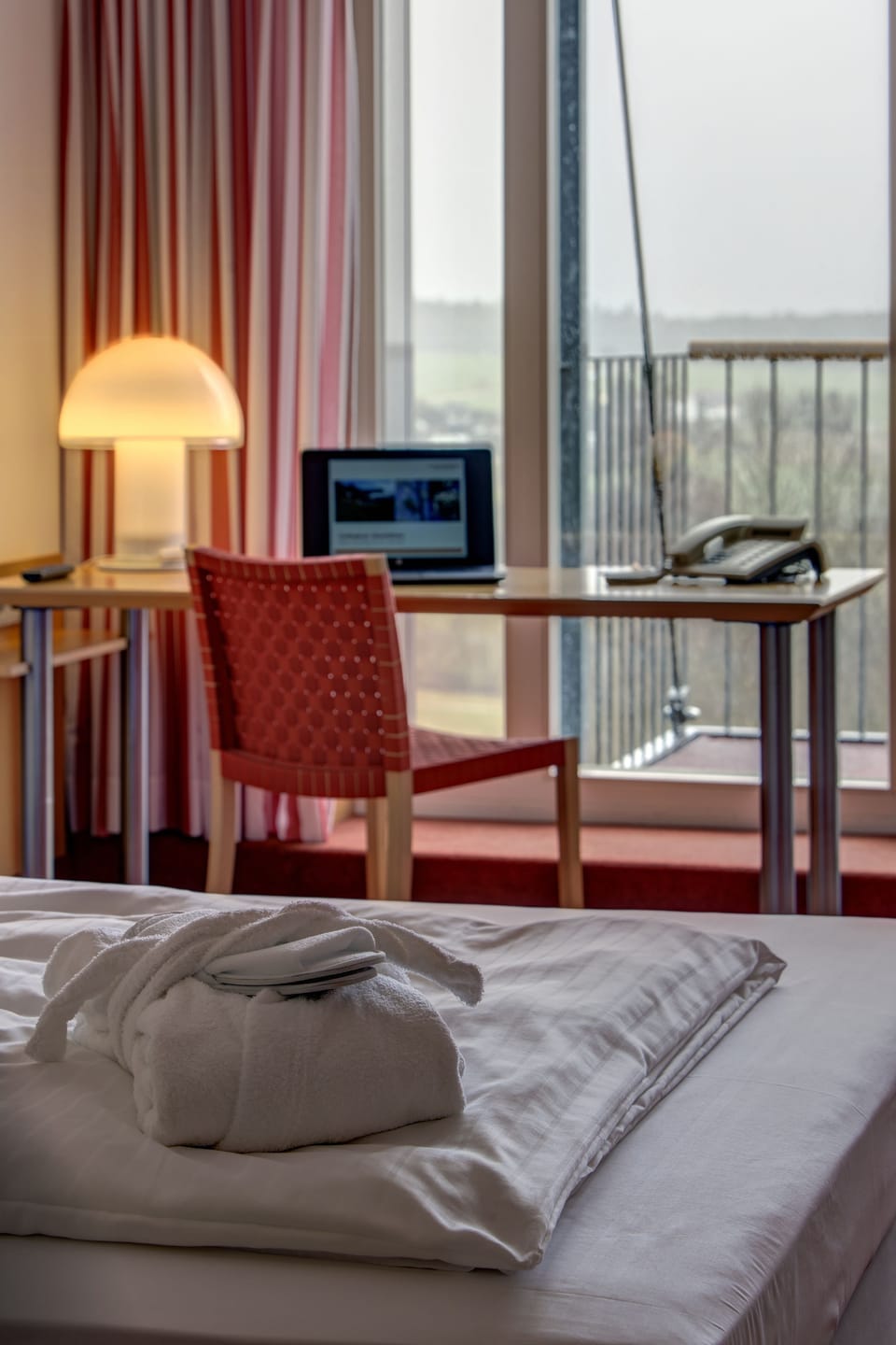 Standard Single Room | Premium bedding, in-room safe, desk, laptop workspace
