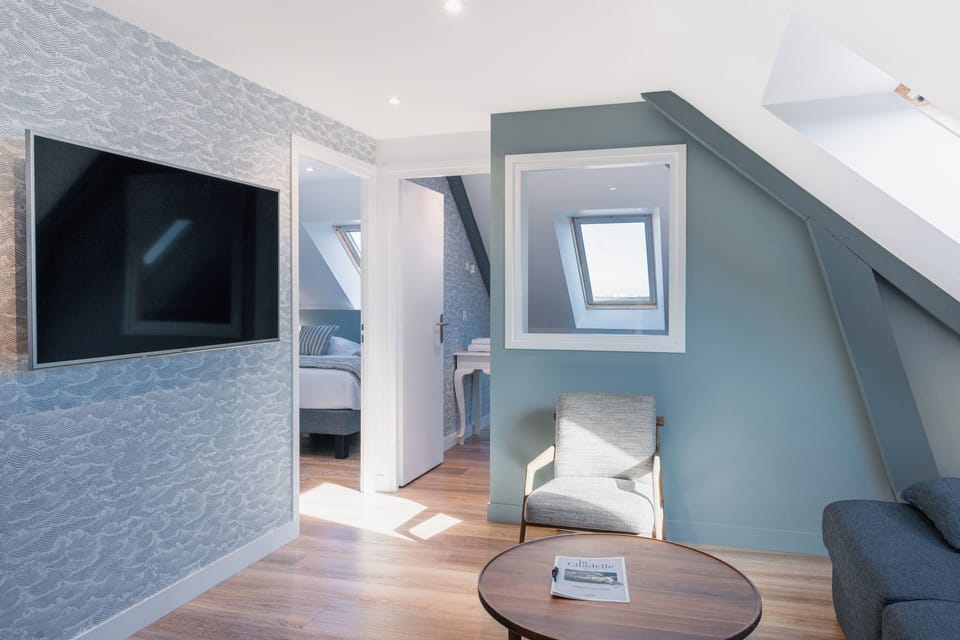 Panoramic Suite, Ocean View | Premium bedding, desk, free WiFi, bed sheets