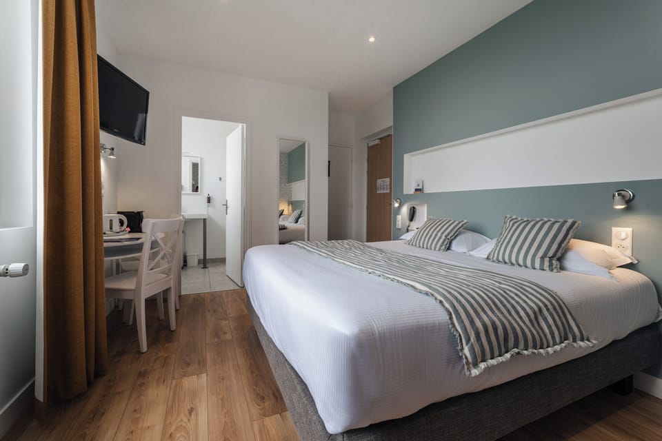 Superior Triple Room | Premium bedding, desk, free WiFi, bed sheets