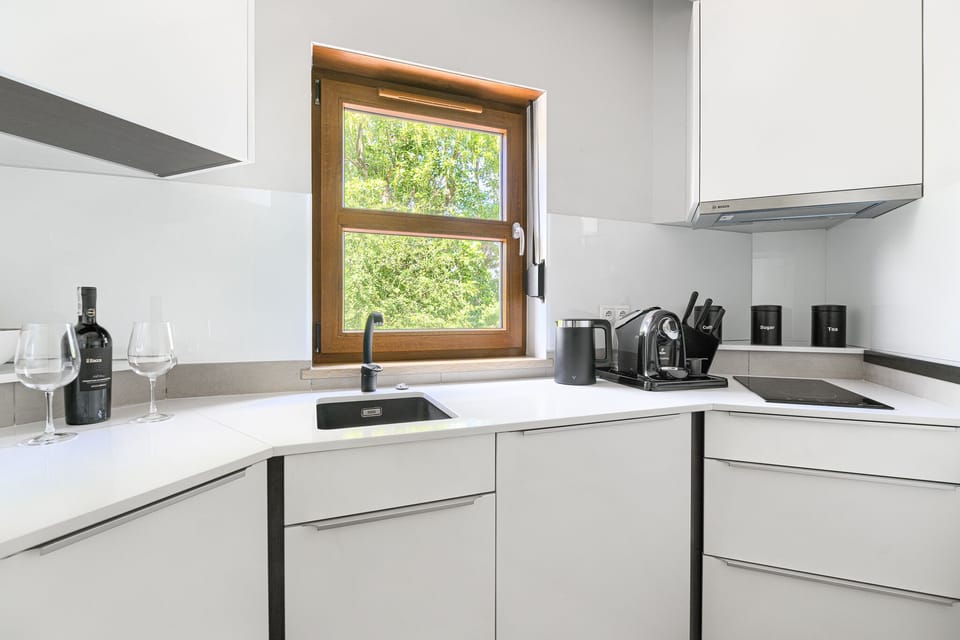 Deluxe Studio (Andy Warhol) | Private kitchen | Fridge, stovetop, coffee/tea maker, electric kettle