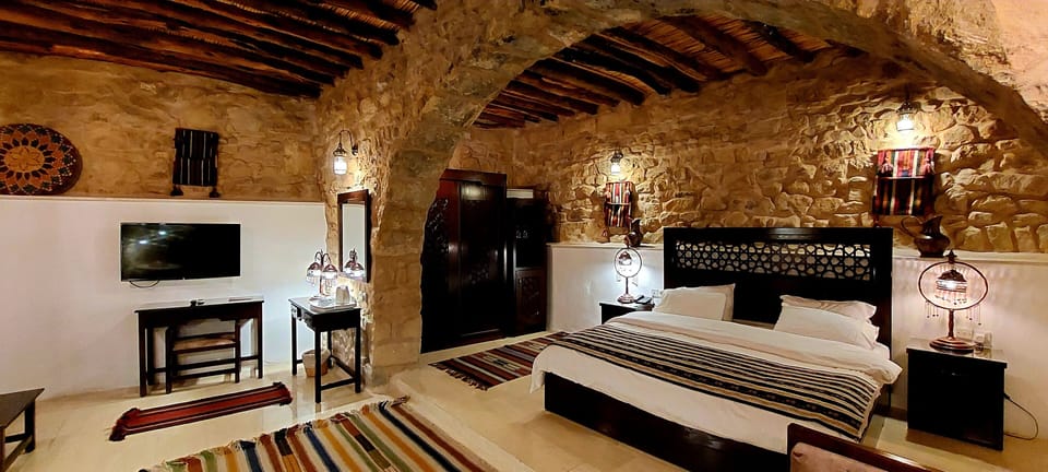 SUIT- Suite Room | Premium bedding, pillowtop beds, minibar, in-room safe