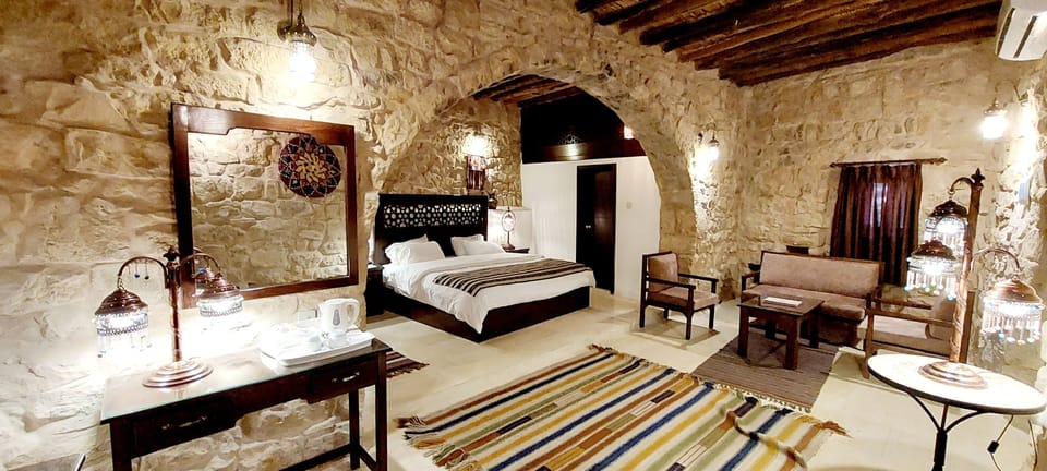 SUIT- Suite Room | Premium bedding, pillowtop beds, minibar, in-room safe