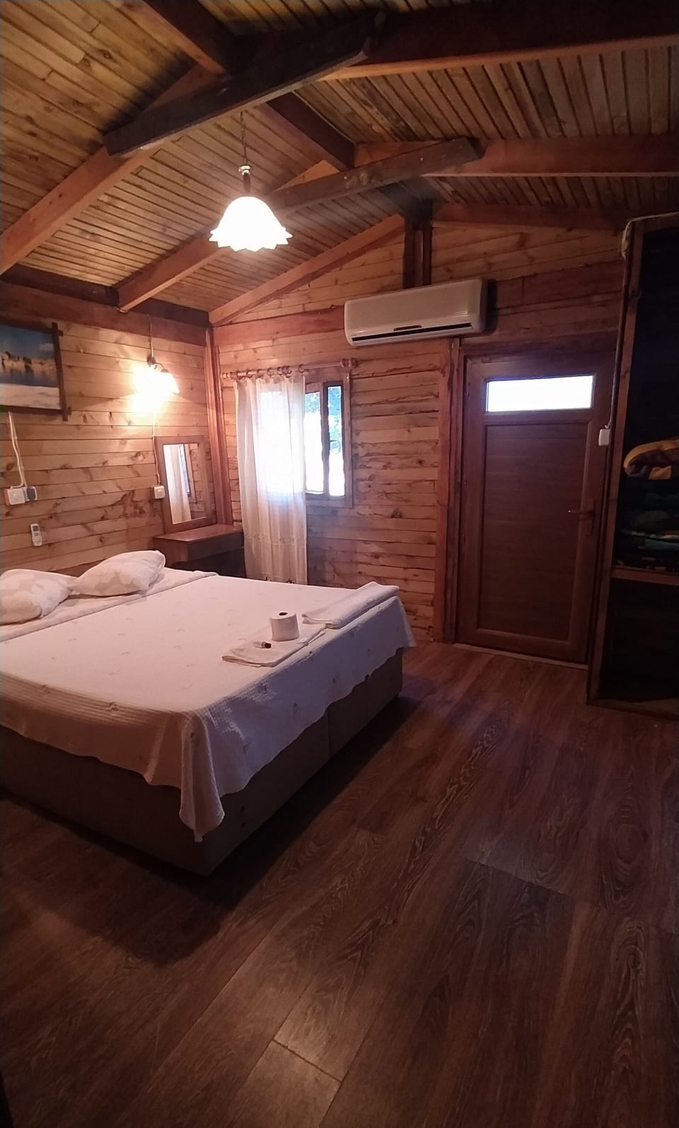 Family Quadruple Room | Individually decorated, individually furnished, desk, laptop workspace