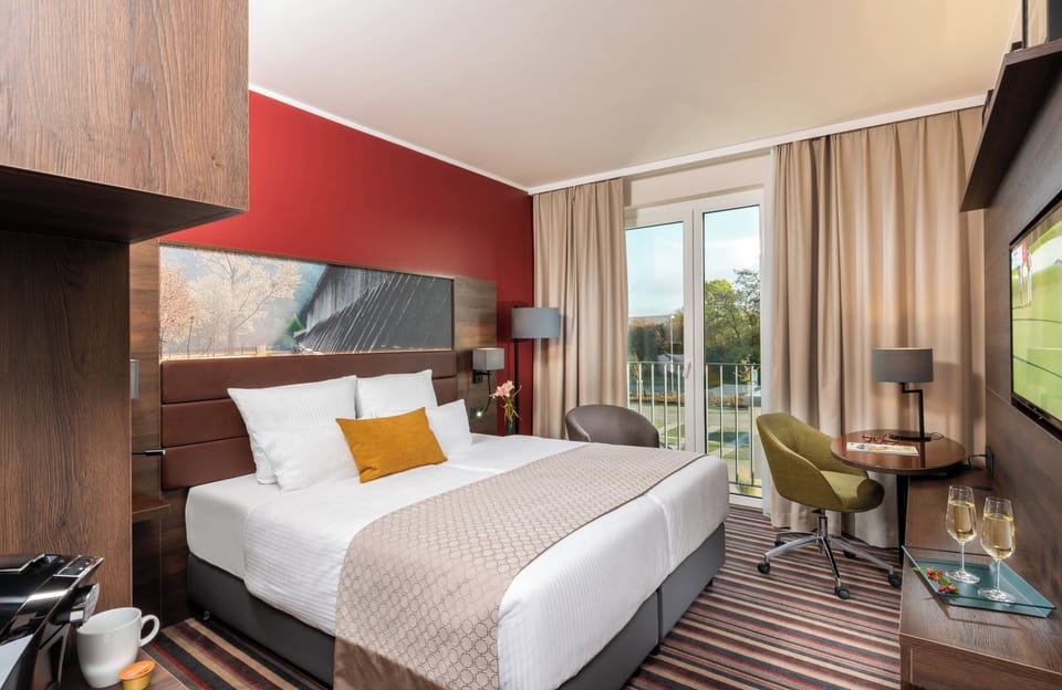 Comfort Room | Desk, soundproofing, WiFi (free), bed sheets
