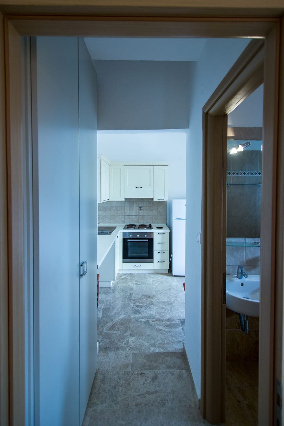 Standard Studio | Private kitchen | Fridge, stovetop, cookware/dishes/utensils