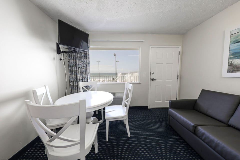 Double Room, Multiple Beds, Kitchen, Beach View | Blackout drapes, free WiFi, bed sheets