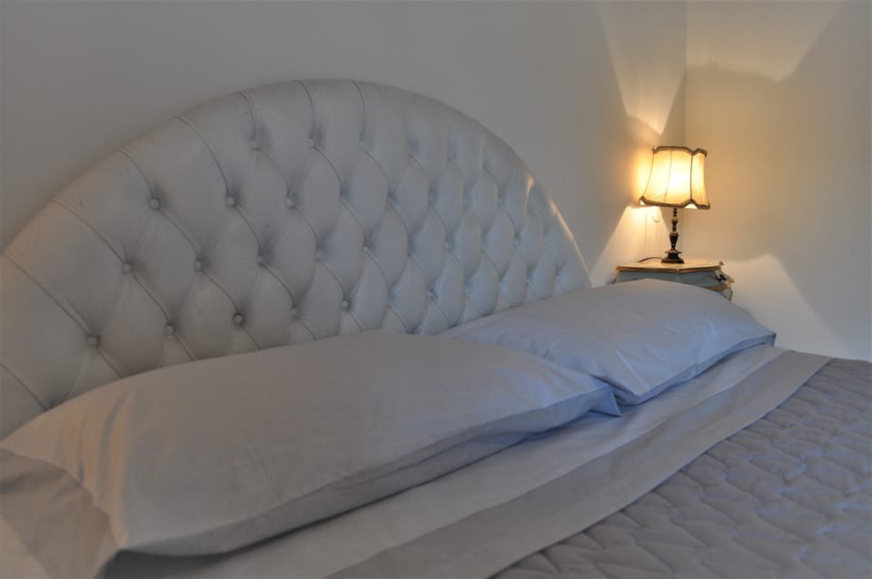 Honeymoon Double Room, 1 Queen Bed, Mountain View | Egyptian cotton sheets, premium bedding, down comforters