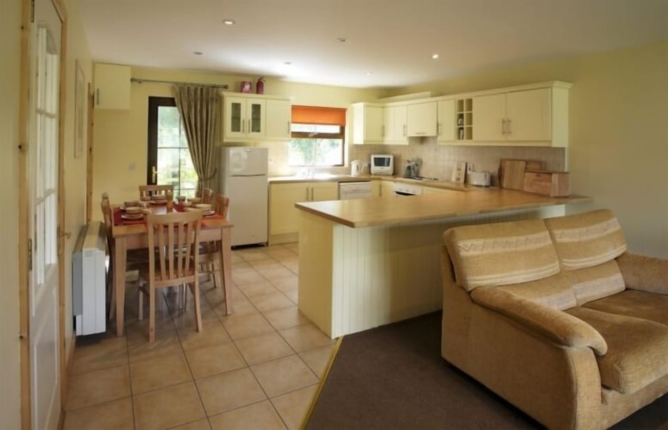 House, 3 Bedrooms | Living area