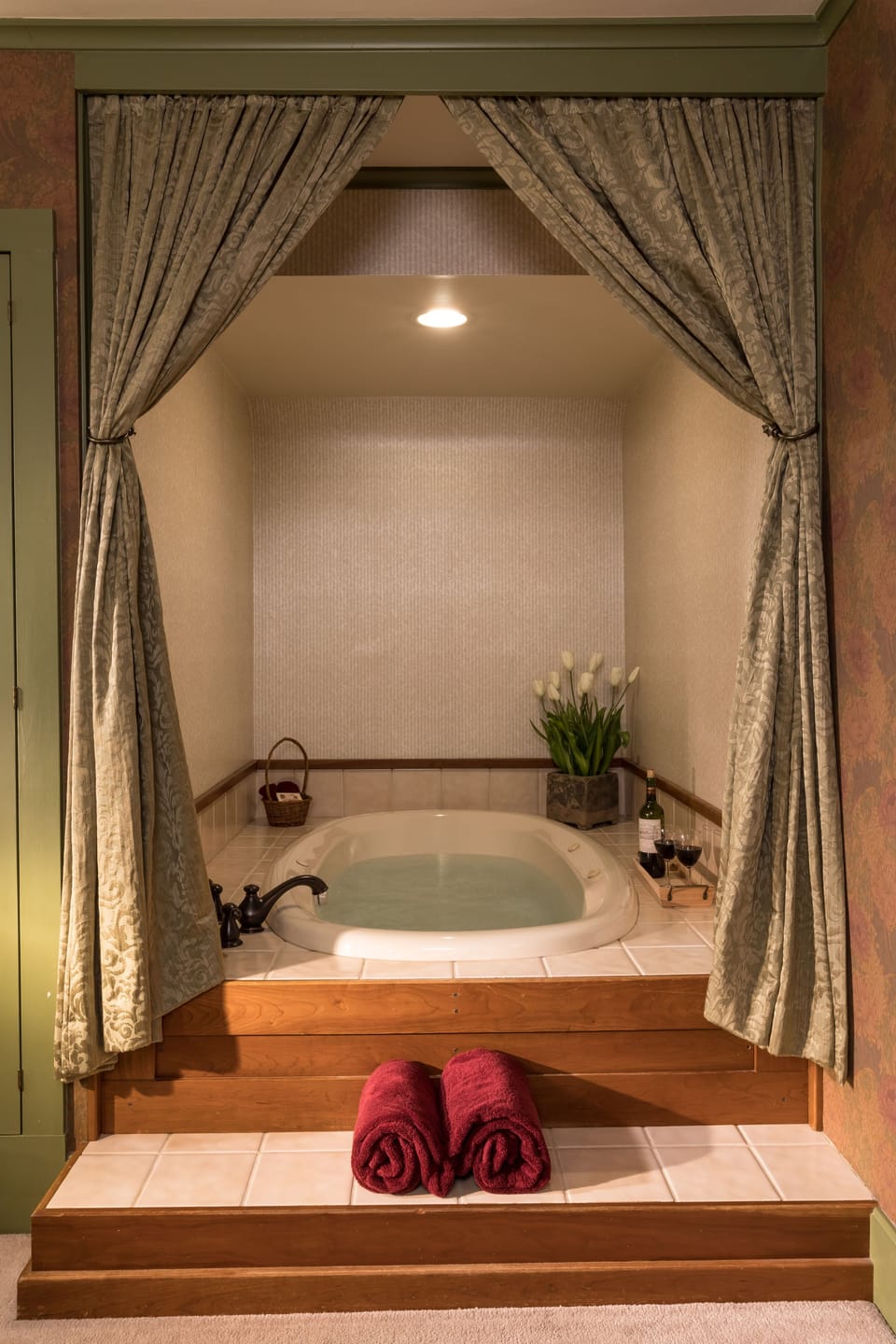 Luxury Double Room, Private Bathroom (The London Room) | Jetted tub