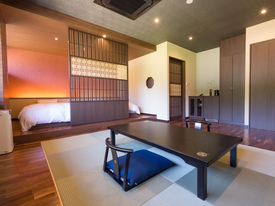 Japanese Western Style Room with Twin Bed 44 square meter Non-smoking | Premium bedding, down comforters, in-room safe, desk