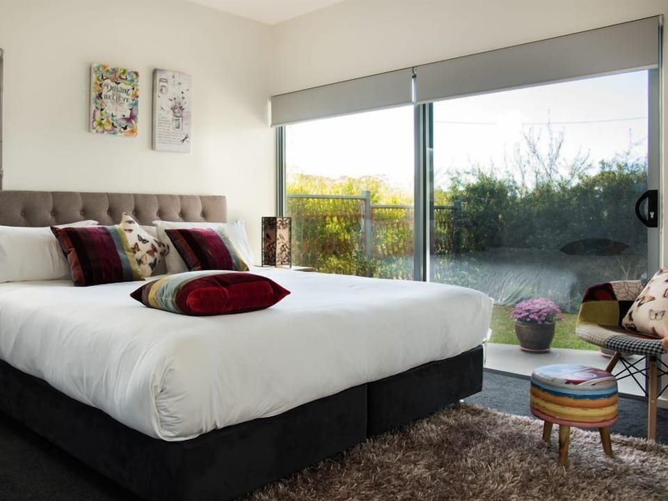 Third bedroom - separable king bed 