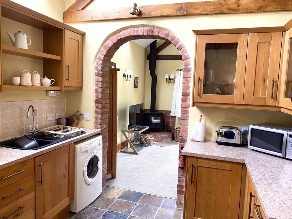 Cottage, Ensuite (The Woodshed) | Shared kitchen