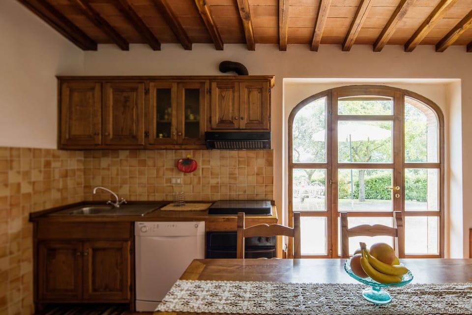 Room, Property, Building, Furniture, Ceiling, House, Interior Design, Kitchen, Countertop, Architecture