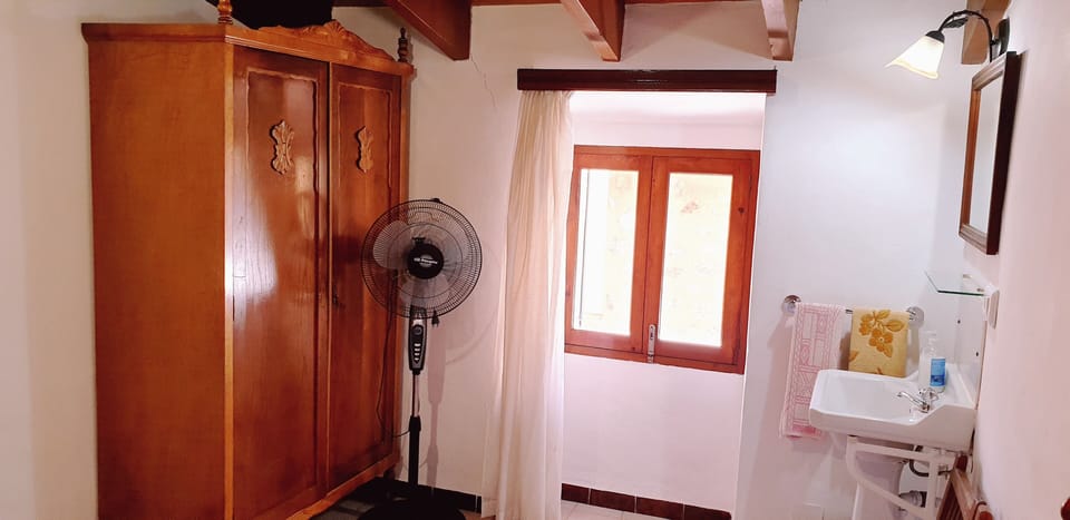 Twin Room, Shared Bathroom | Iron/ironing board, free WiFi, bed sheets