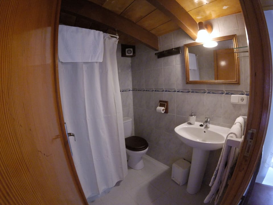 Double Room, Private Bathroom Shared Terrace | Bathroom | Shower, rainfall showerhead, towels