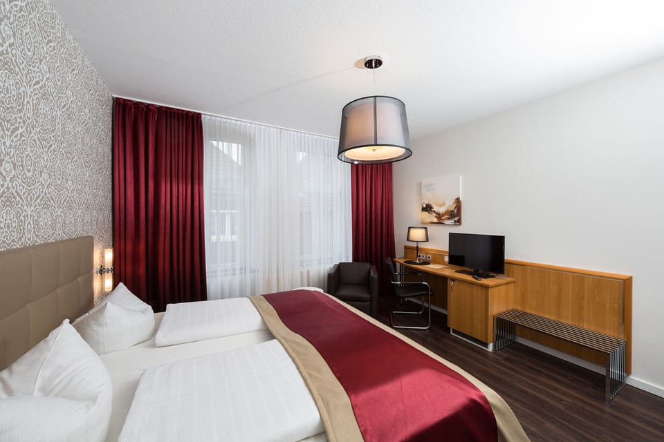 Comfort Double or Twin Room | Desk, iron/ironing board, cribs/infant beds, free WiFi