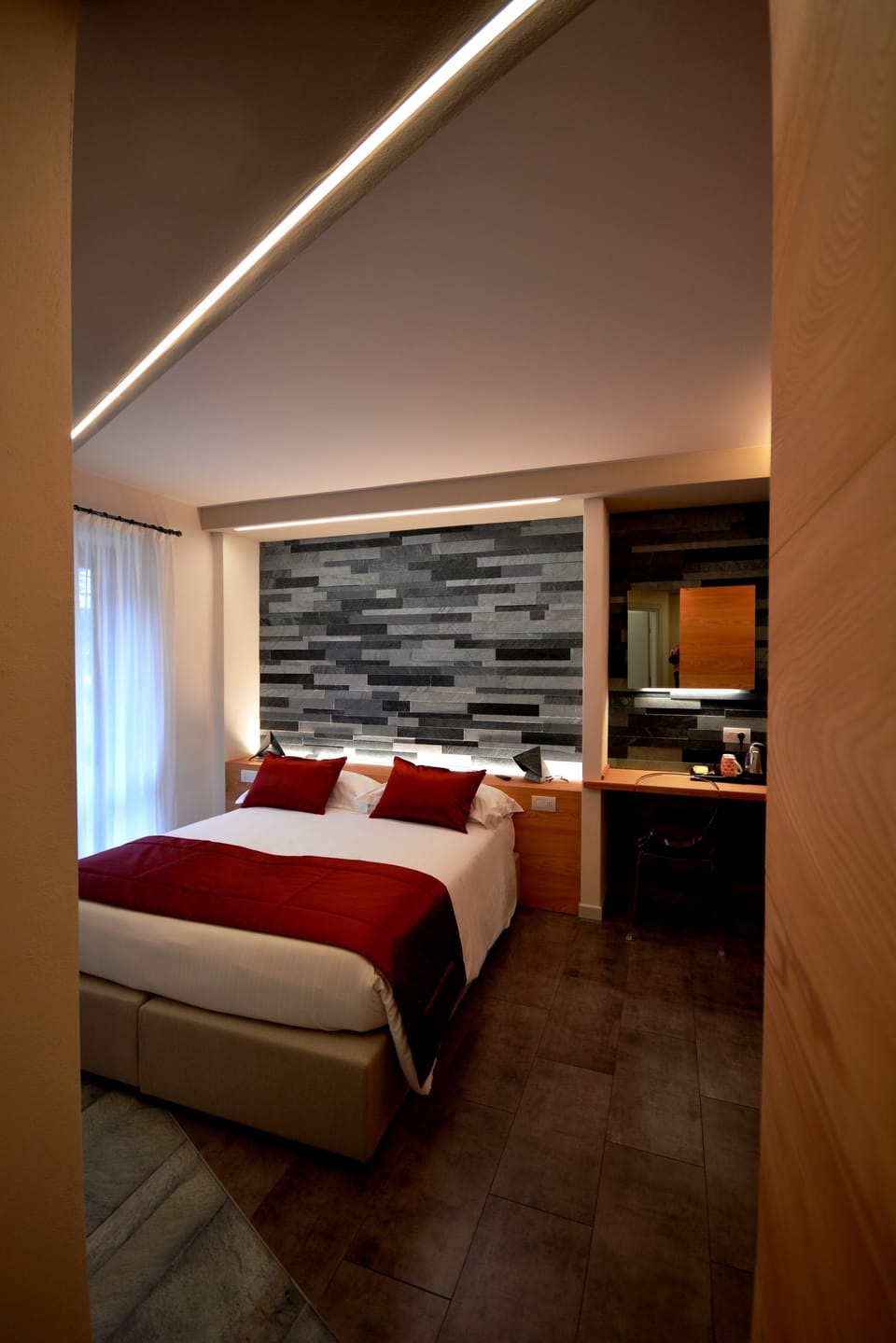 Superior Double or Twin Room, Mountain View | Minibar, in-room safe, desk, free WiFi