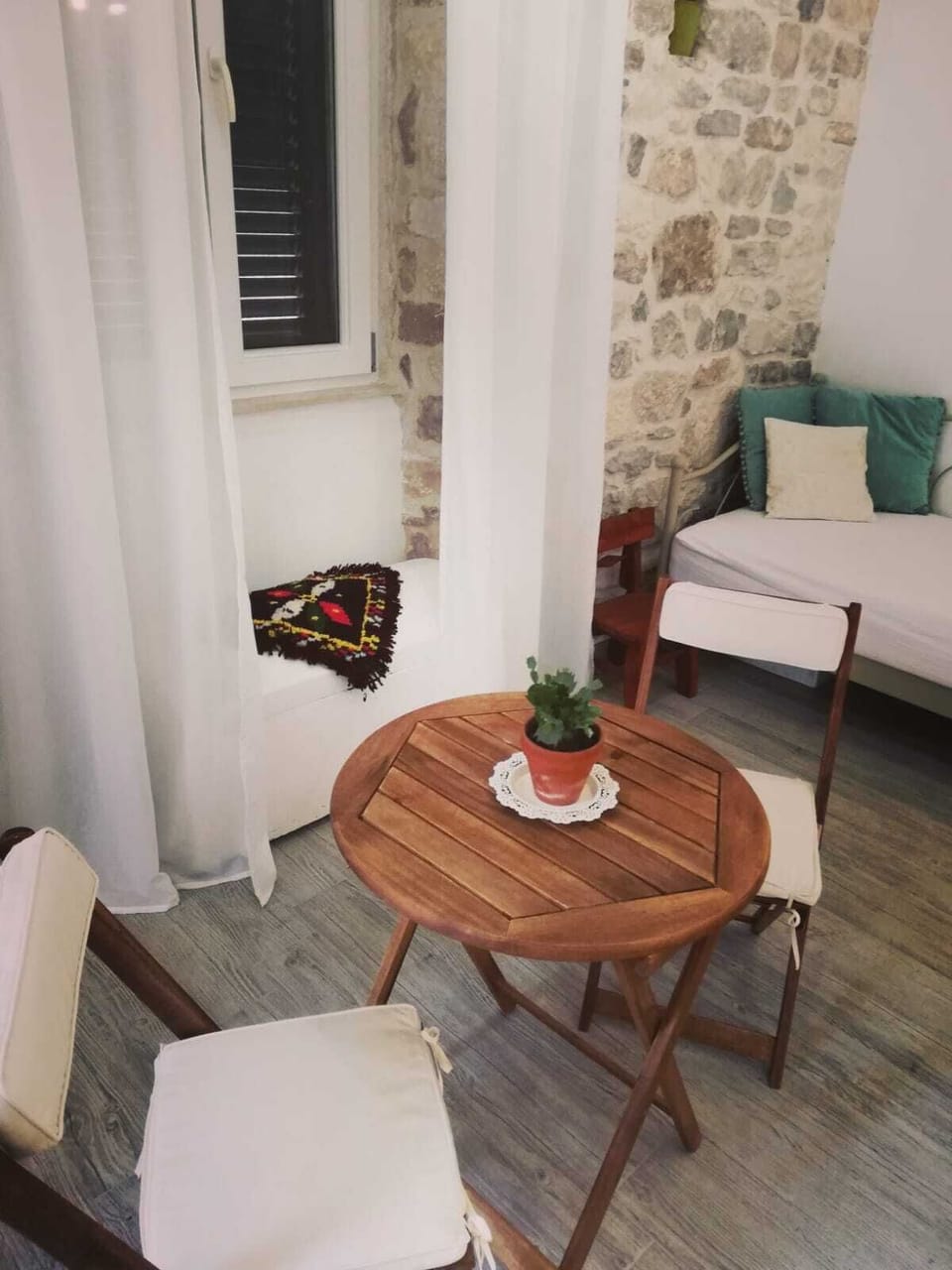 Quadruple Room | Desk, soundproofing, free WiFi, bed sheets