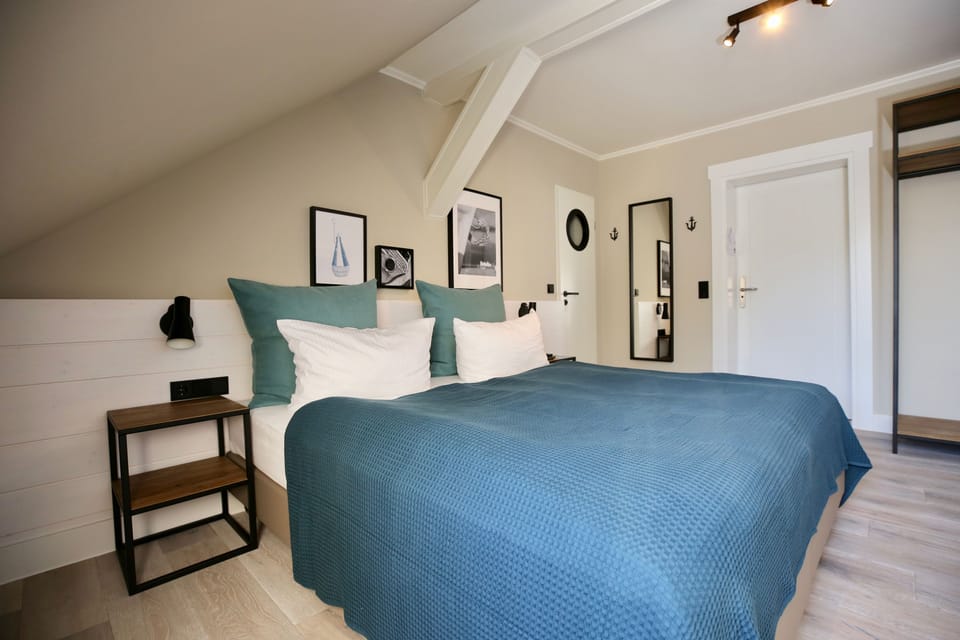 Standard Double Room, Partial Sea View | Premium bedding, in-room safe, individually decorated