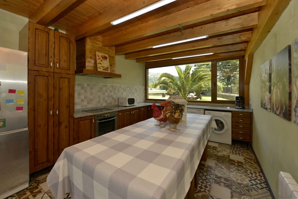 Cottage, Private Bathroom | Shared kitchen