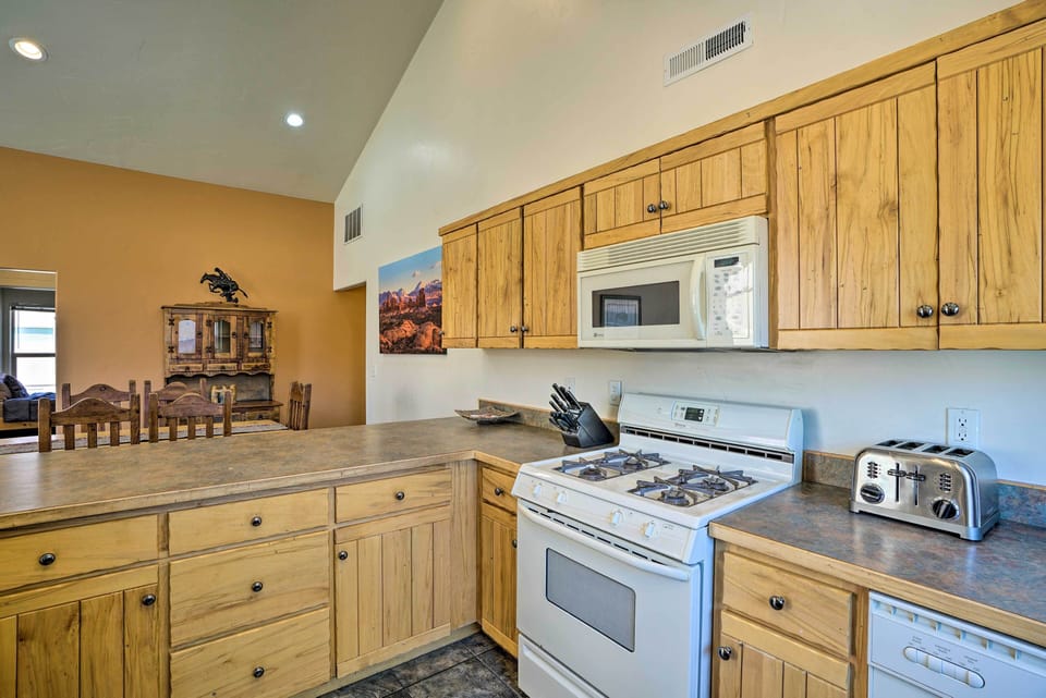 Kitchen | Fully Equipped