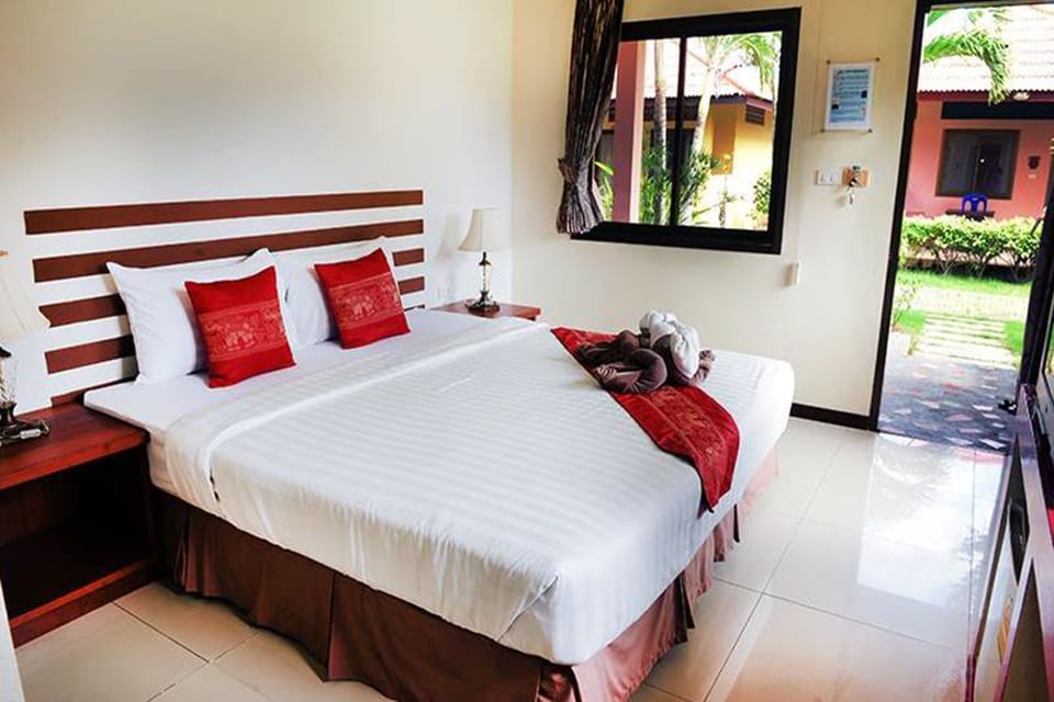 Superior Room with Air Condition  | Desk, blackout drapes, rollaway beds (surcharge), WiFi (free)
