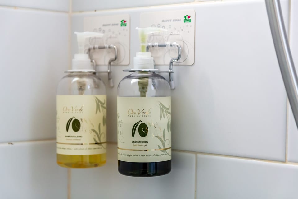 Superior Double Room | Bathroom | Shower, rainfall showerhead, free toiletries, hair dryer