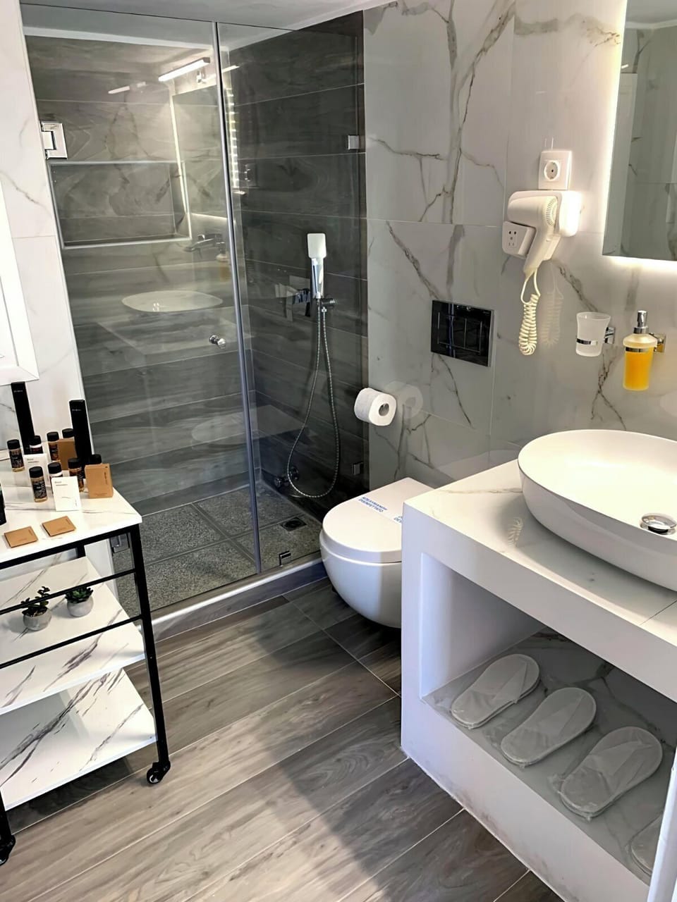 Quadruple Room, Sea View | Bathroom | Shower, free toiletries, hair dryer, slippers