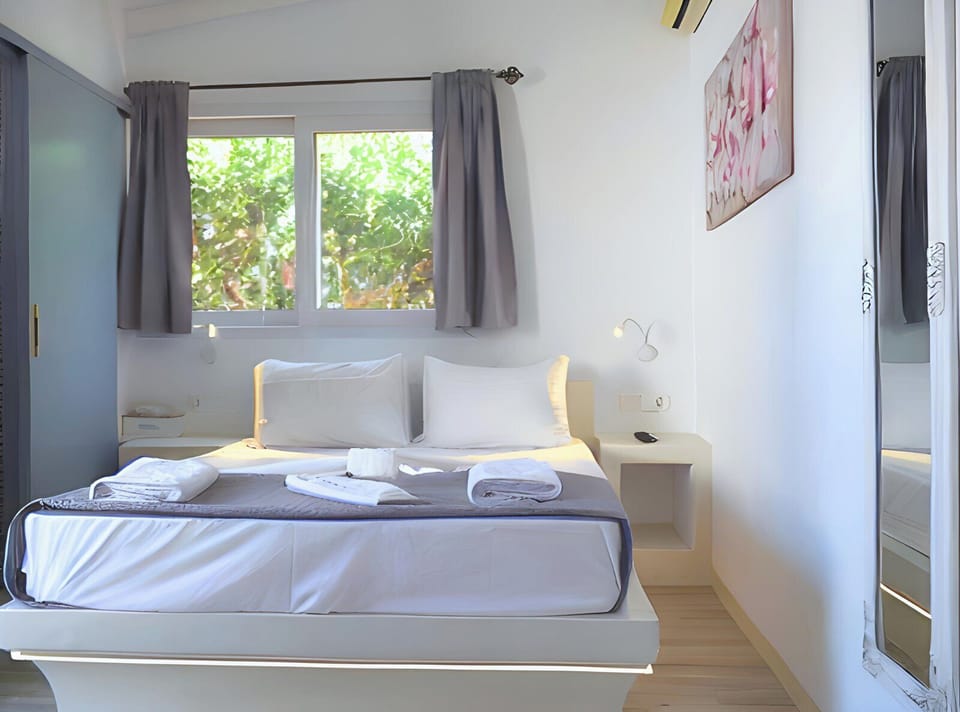 Double Room | In-room safe, soundproofing, iron/ironing board, free cribs/infant beds