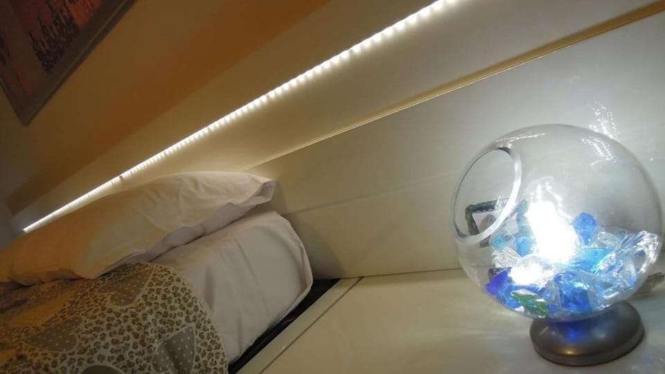 Minibar, in-room safe, desk, free cribs/infant beds