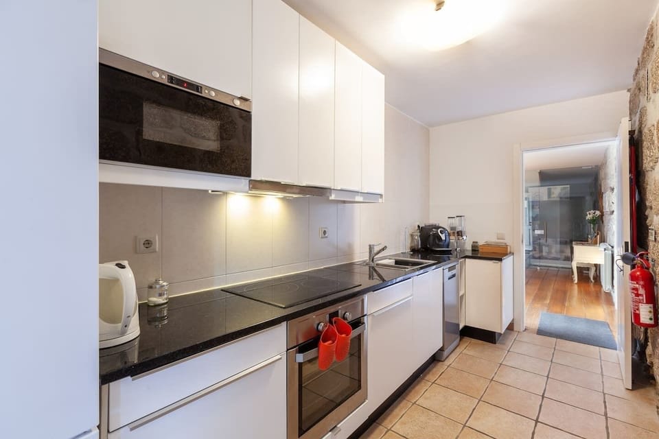 Comfort Cottage, 3 Bedrooms | Private kitchen | Fridge, microwave, coffee/tea maker, dining tables