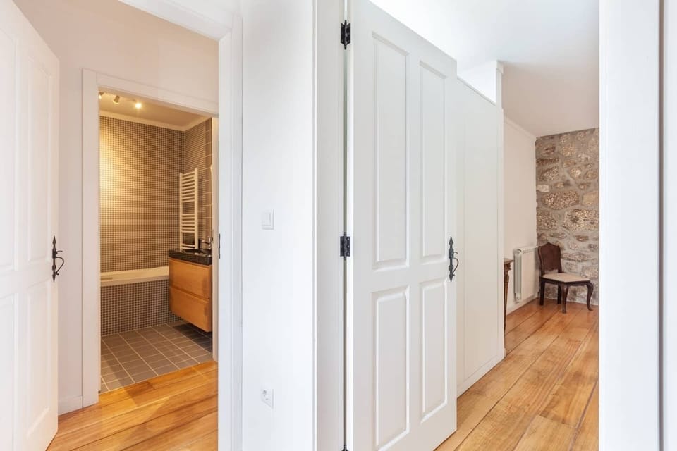 Comfort Cottage, 3 Bedrooms | Desk, laptop workspace, soundproofing, iron/ironing board