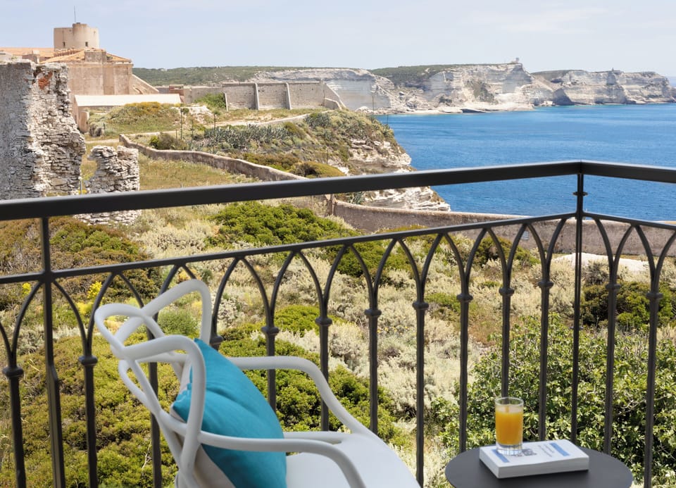 Junior Suite | Premium bedding, in-room safe, individually decorated