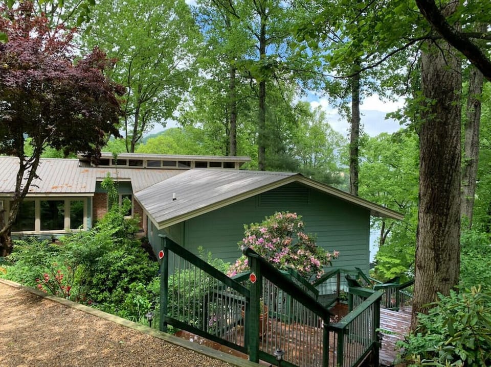 Lone Star Retreat